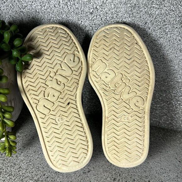 Native Slip On Outdoor Water Shoes Size 8 Toddler - Picture 5 of 5